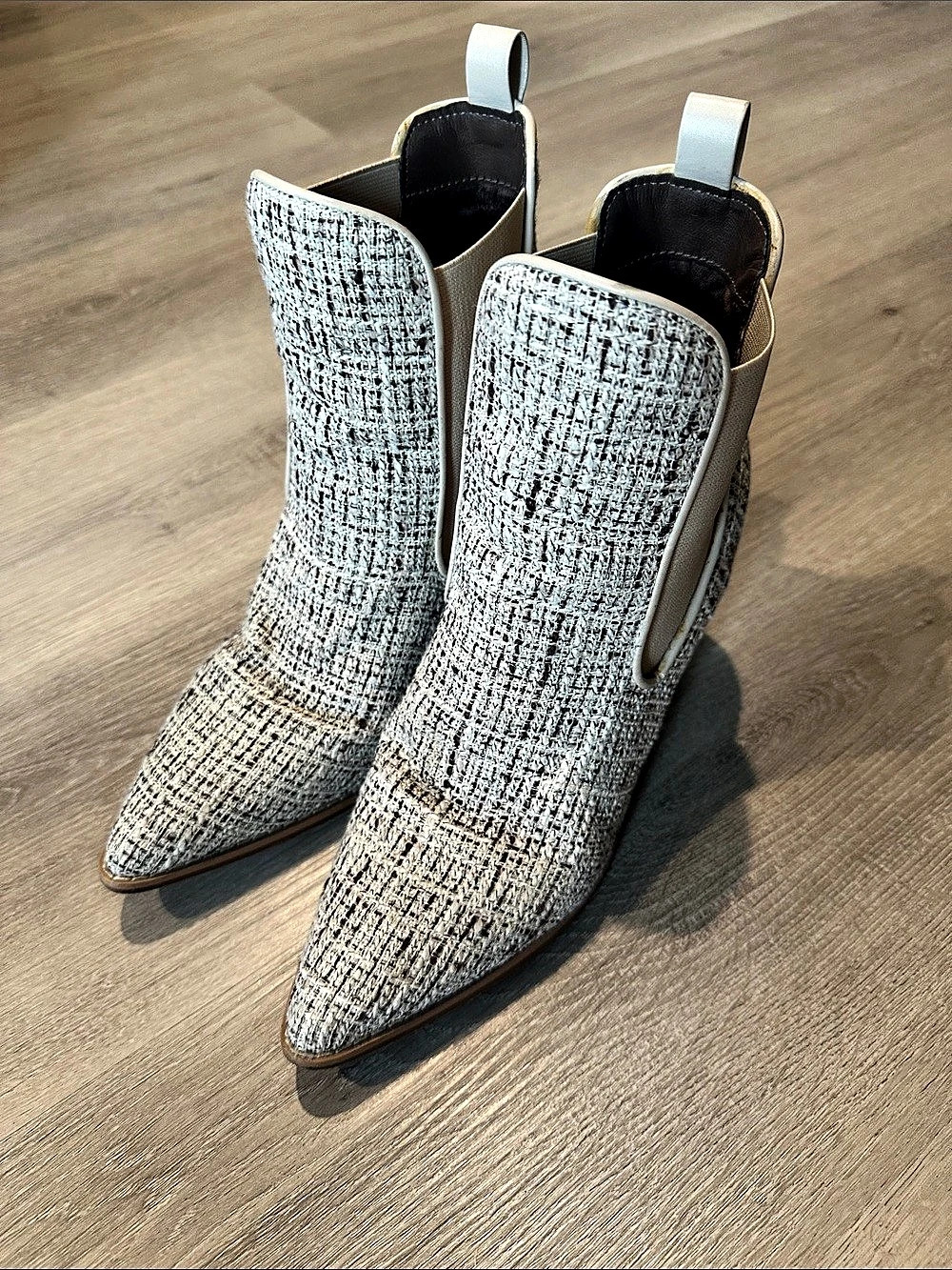 Women's Pointed Toe Heeled Booties in White & Brown 9